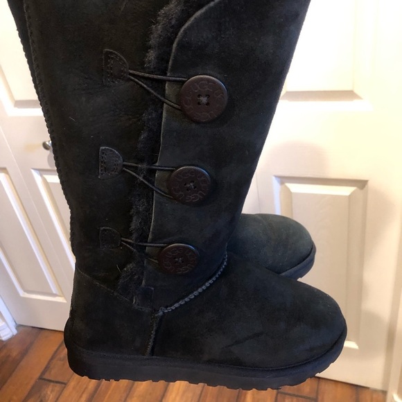 UGG Bailey Button Triplet Tall Black Boots Size 7 - Picture 4 of 10